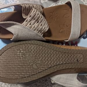GUC Skechers Lux Foam Sandal